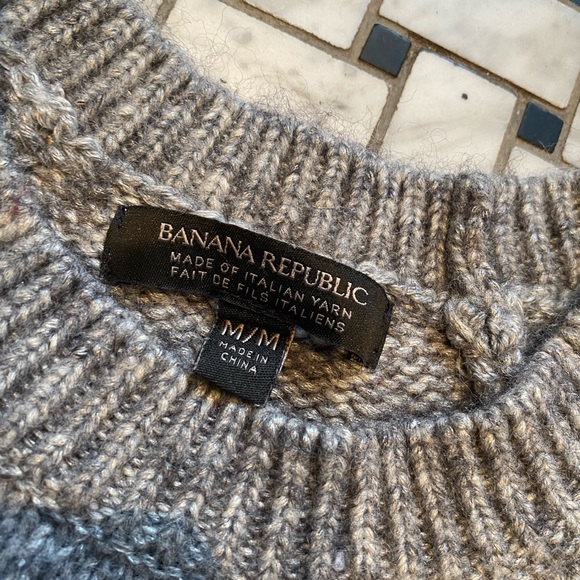 Banana Republic Sweater - Picture 2 of 4